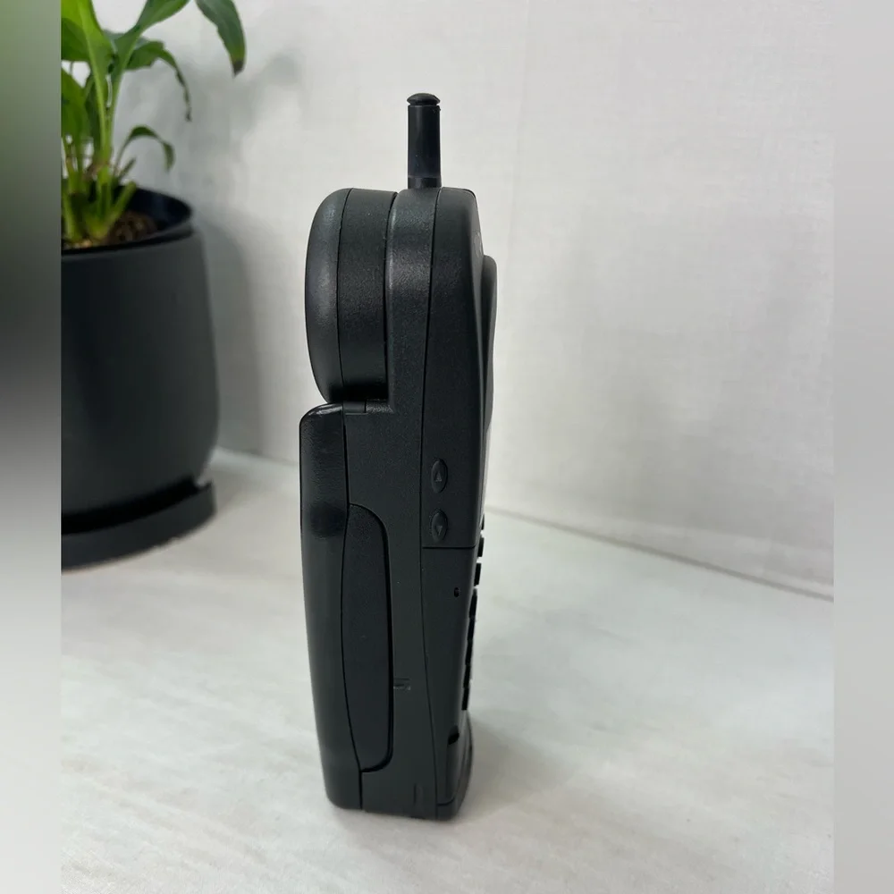 Globalstar GSP-1600 Satellite Phone and Car‎ Kit Bundle